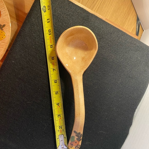 Vintage Handmade Ceramic Arnel’s Mushroom Soup Tureen with Lid, Ladle, and plate - Picture 11 of 16